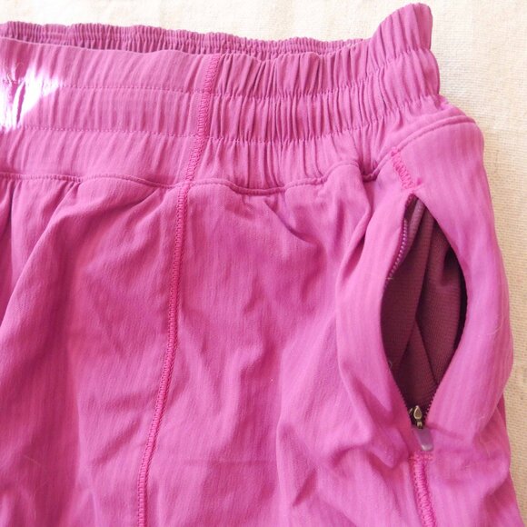 Lululemon Women 4 Deep Fuchsia Shorts - Picture 12 of 14